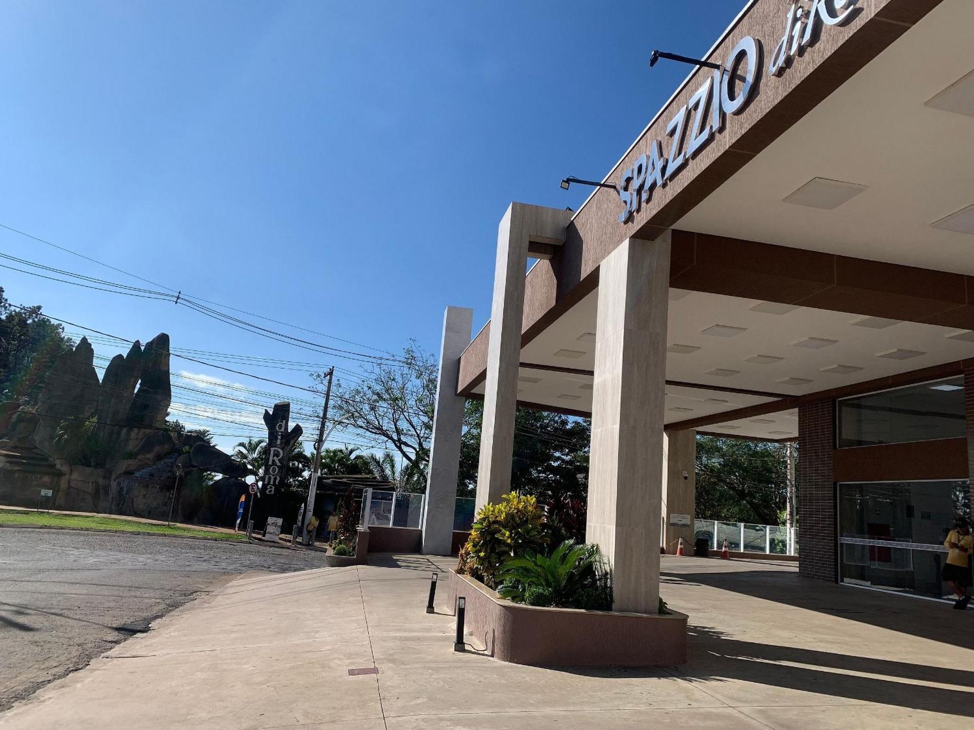 Hotel Spazzio Diroma Cafe Da Manha E Acesso Ao Acqua Park Caldas Novas Exterior photo
