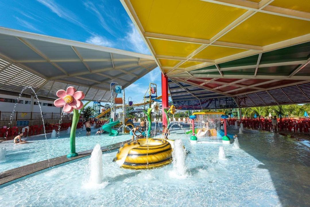 Hotel Spazzio Diroma Cafe Da Manha E Acesso Ao Acqua Park Caldas Novas Exterior photo